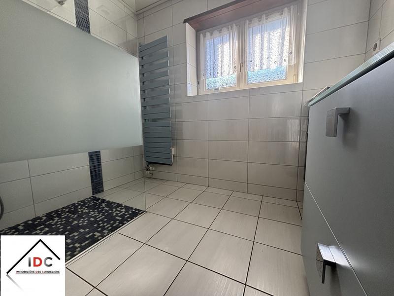 Maison - 193 m² - 7 pièces