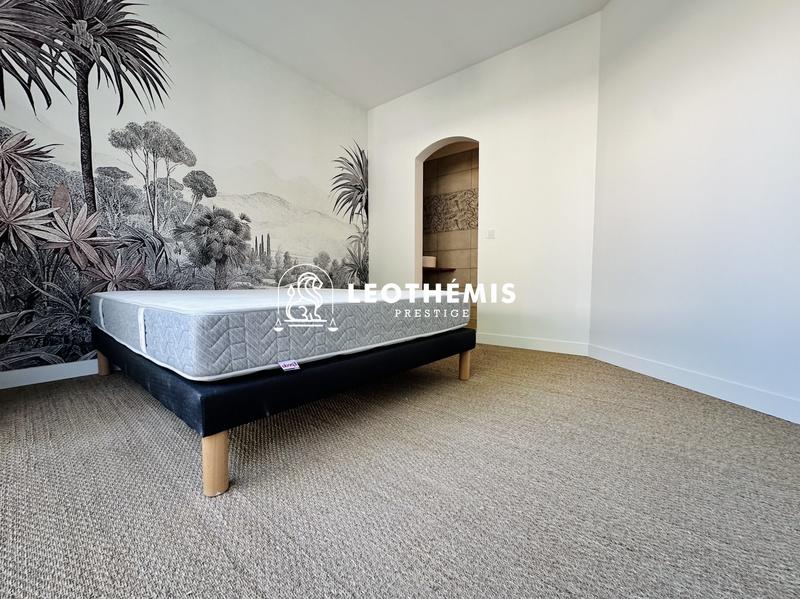 Villa - 397 m² - 9 pièces