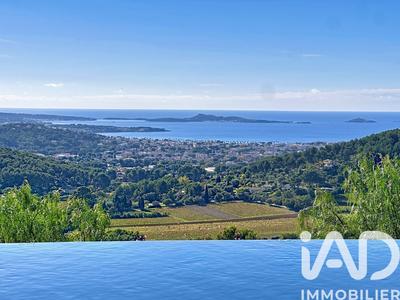 Maison - 251 m² - 7 pièces