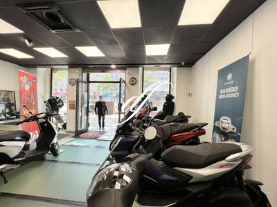 Fonds de commerce - Magasins - 109 m²