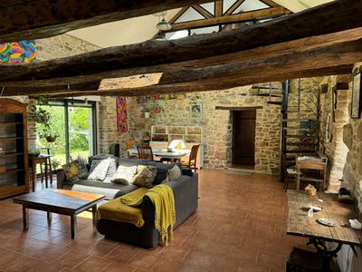 Propriété - 143 m² - 4 pièces