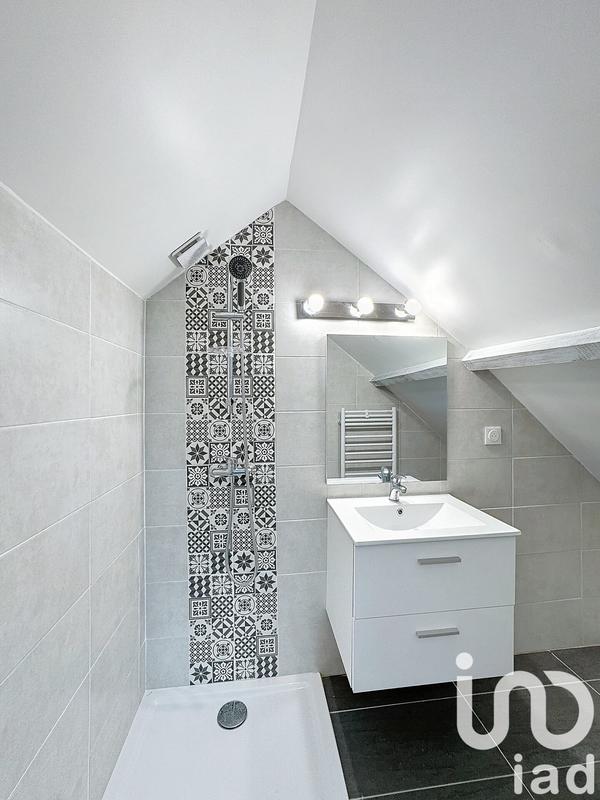 Maison - 90 m² - 5 pièces