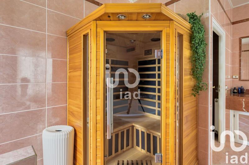 Maison - 323 m² - 11 pièces