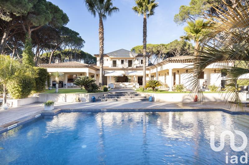 Maison - 300 m² - 8 pièces