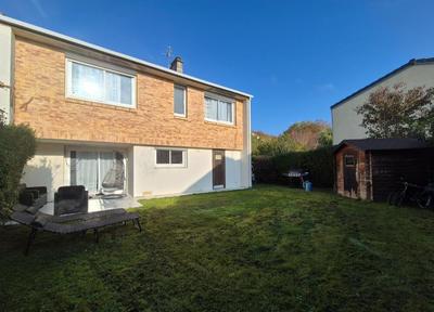 Maison - 111 m² - 6 pièces