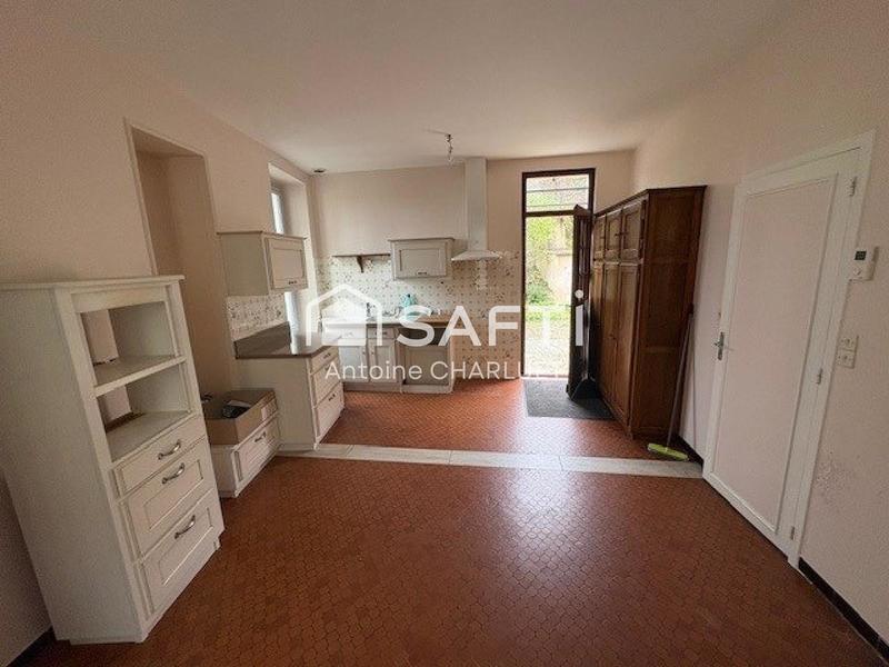 Maison - 330 m² - 13 pièces