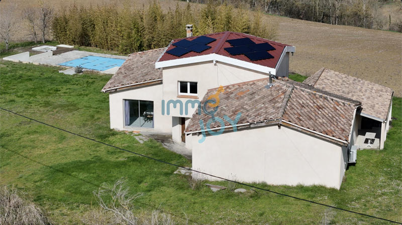 Maison - 215 m² - 8 pièces
