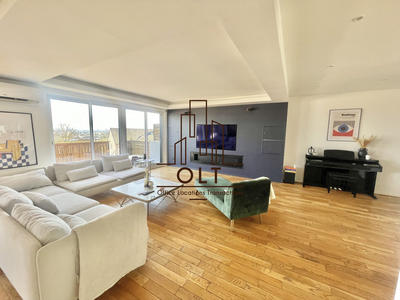 Maison - 300 m² - 8 pièces