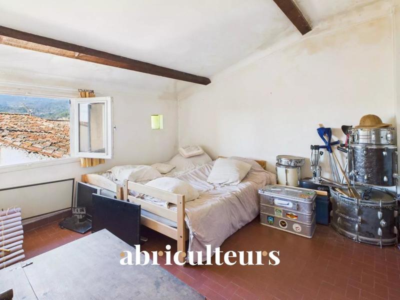 Appartement ancien - 68 m² - 3 pièces