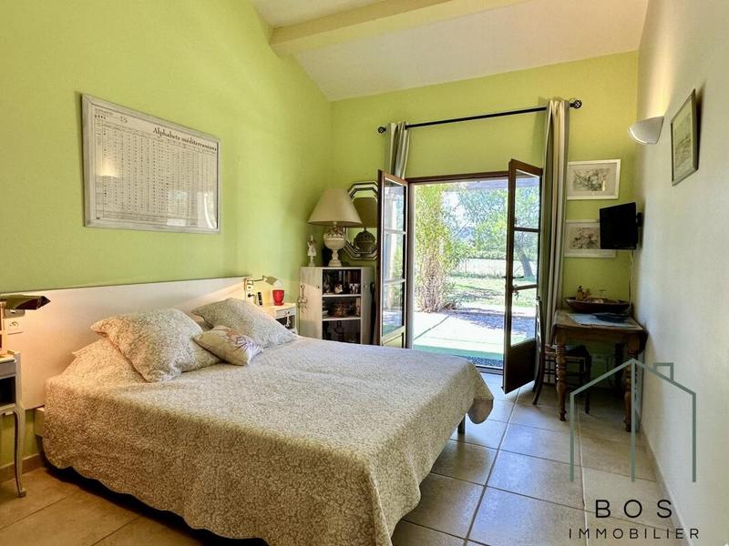 Villa - 296 m² - 6 pièces