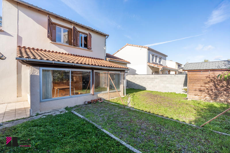 Maison - 95 m² - 5 pièces