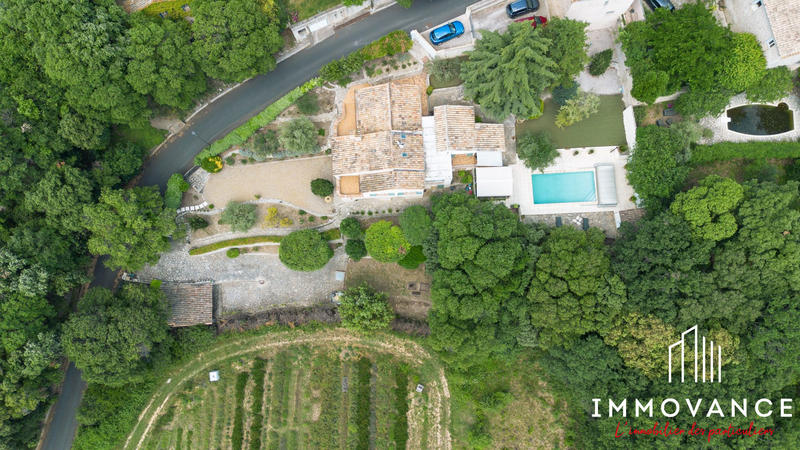 Maison traditionnelle - 161 m² - 6 pièces