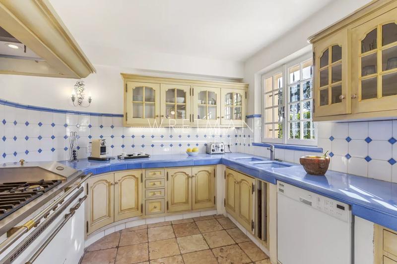 Villa - 252 m² - 5 pièces