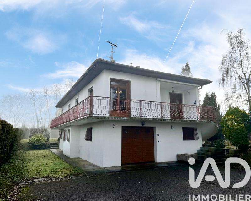 Maison - 210 m² - 10 pièces