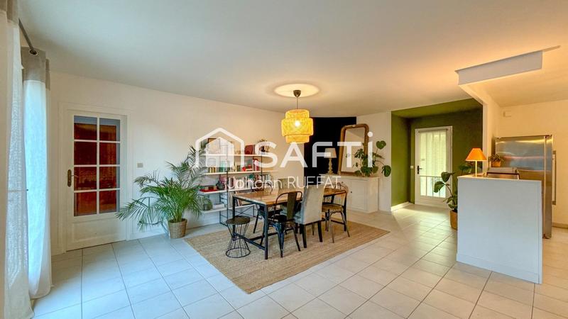 Maison - 136 m² - 8 pièces