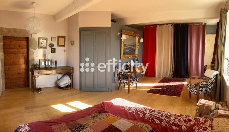 Maison - 195 m² - 8 pièces