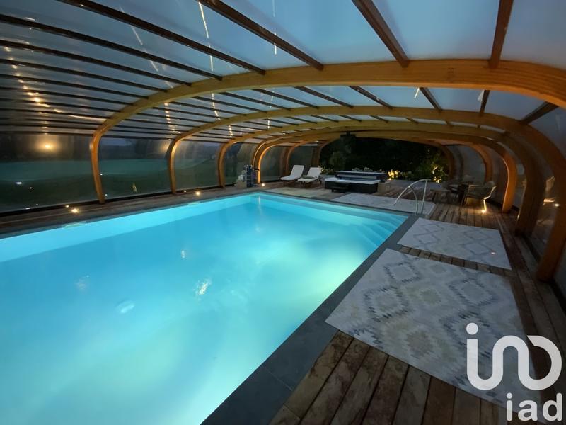 Maison - 362 m² - 9 pièces