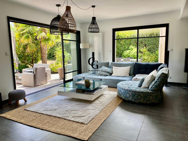 Maison - 180 m² - 7 pièces