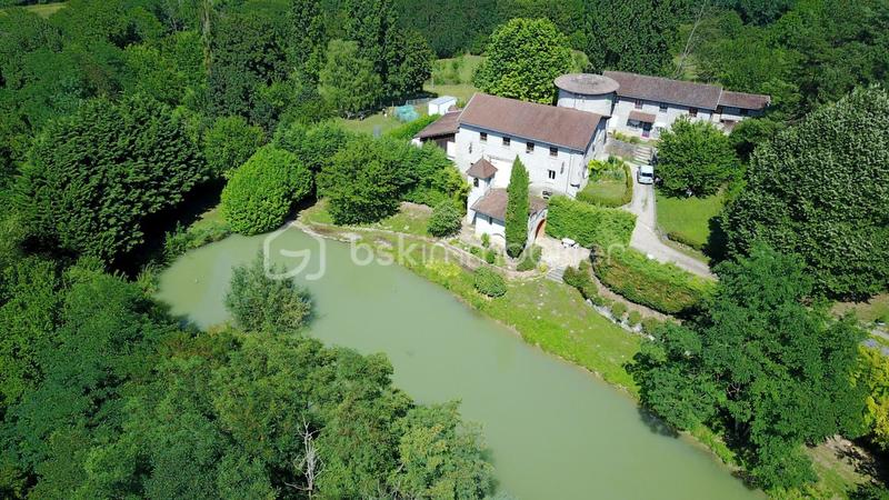 Corps de ferme - 600 m² - 13 pièces