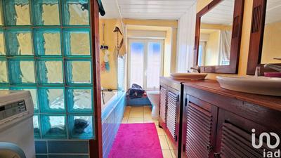 Maison - 94 m² - 10 pièces