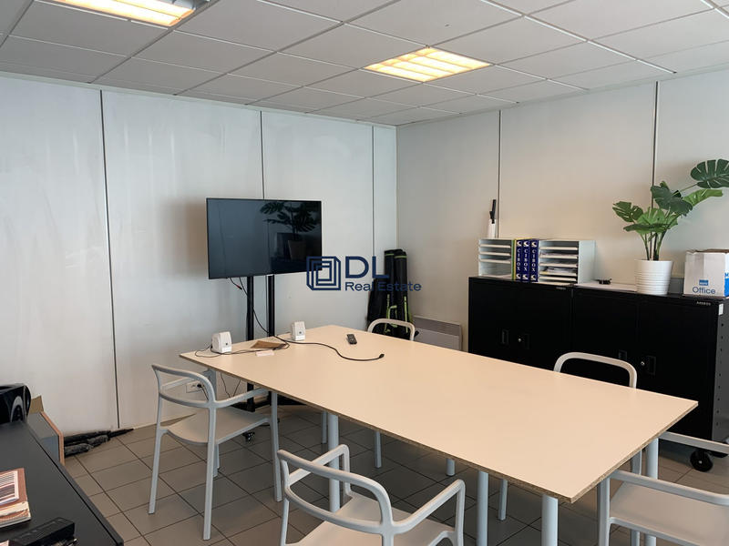 Entrepôt - 4 415 m²