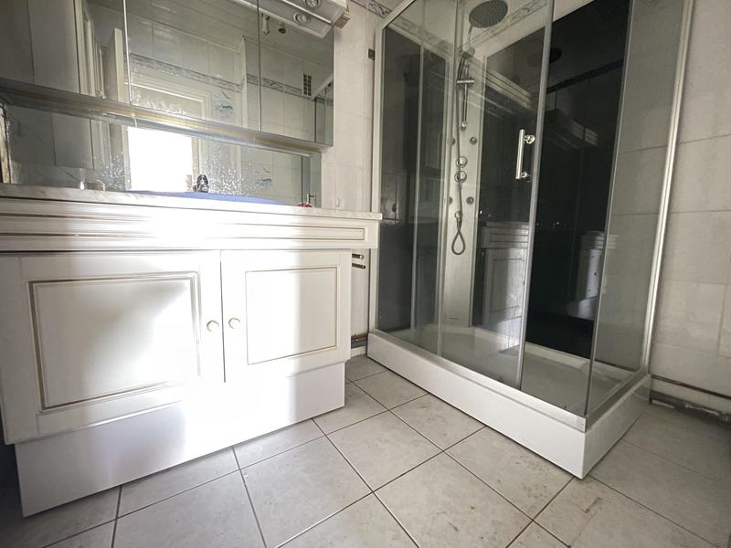 Appartement - 94 m² - 5 pièces