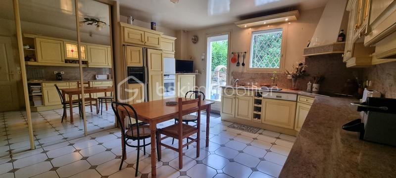 Maison - 166 m² - 7 pièces