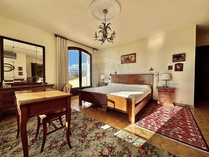 Propriété - 307 m² - 10 pièces