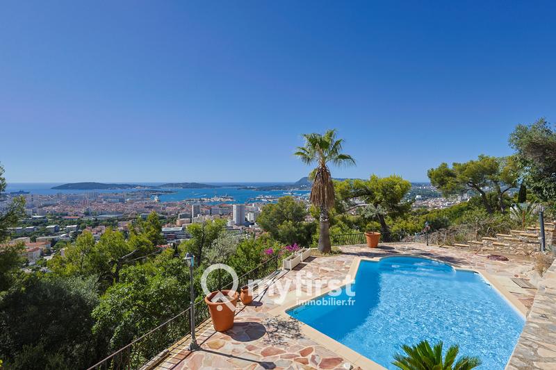 Maison - 270 m² - 8 pièces