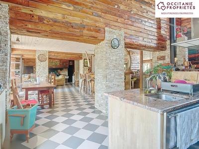 Propriété - 360 m² - 10 pièces