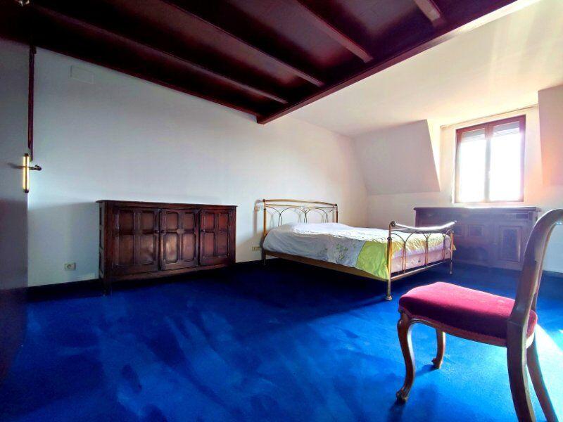 Maison - 215 m² - 7 pièces