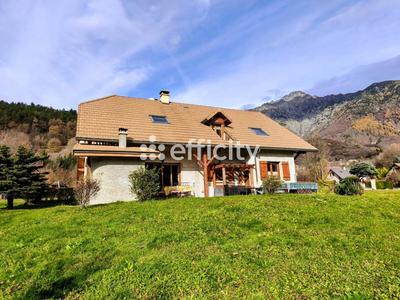 Villa - 140 m² - 6 pièces