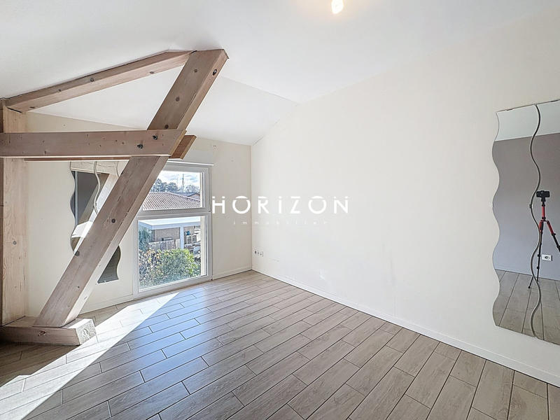 Maison contemporaine - 216 m² - 8 pièces