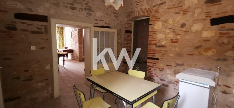 Maison - 216 m² - 8 pièces