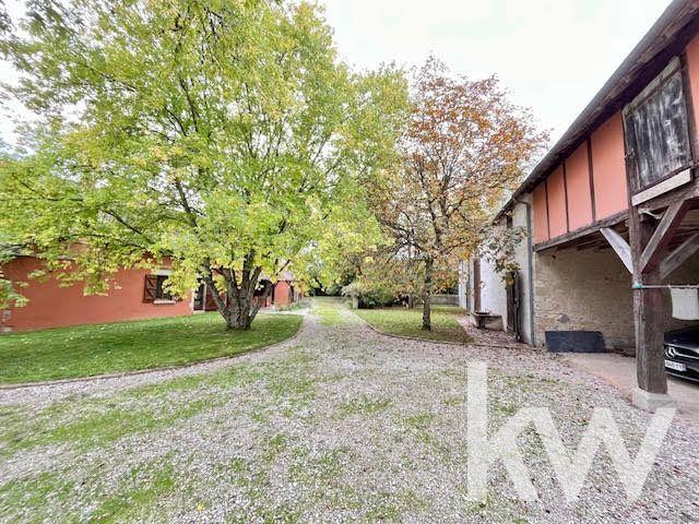 Maison - 251 m² - 9 pièces