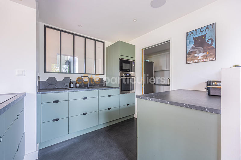 Maison - 182 m² - 8 pièces