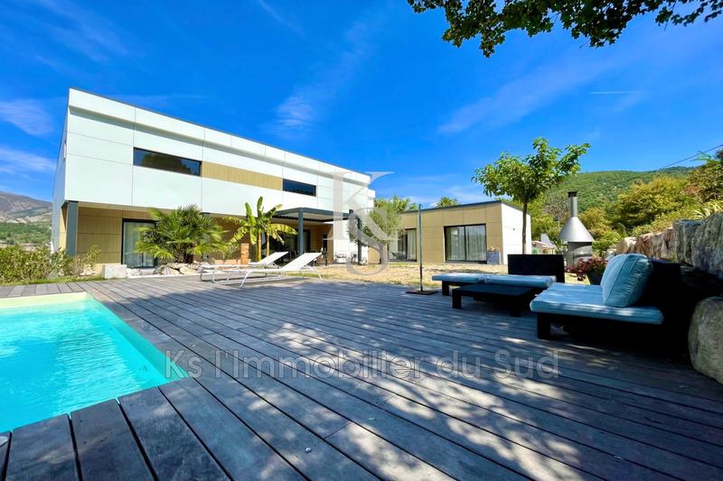 Villa - 280 m² - 6 pièces