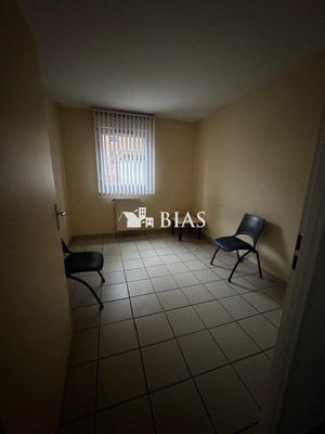 Local d'activités - 77 m²