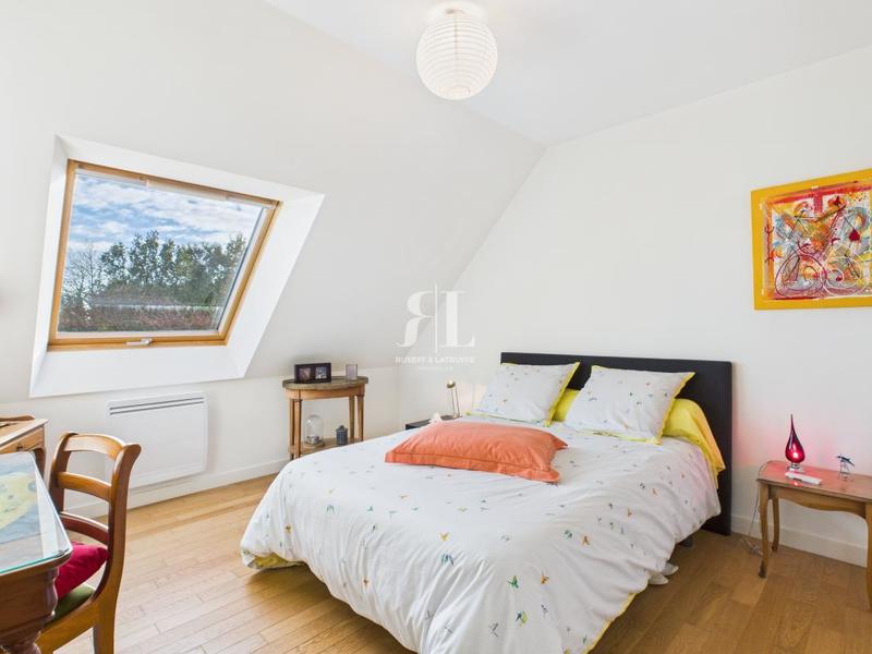 Maison - 230 m² - 5 pièces