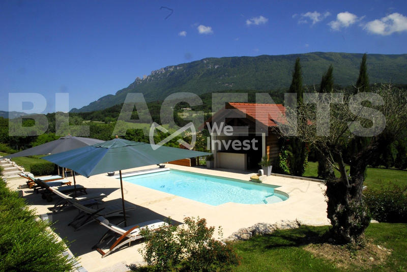 Maison - 344 m² - 8 pièces