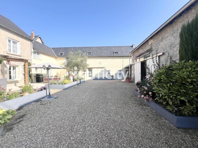 Maison - 306 m² - 10 pièces