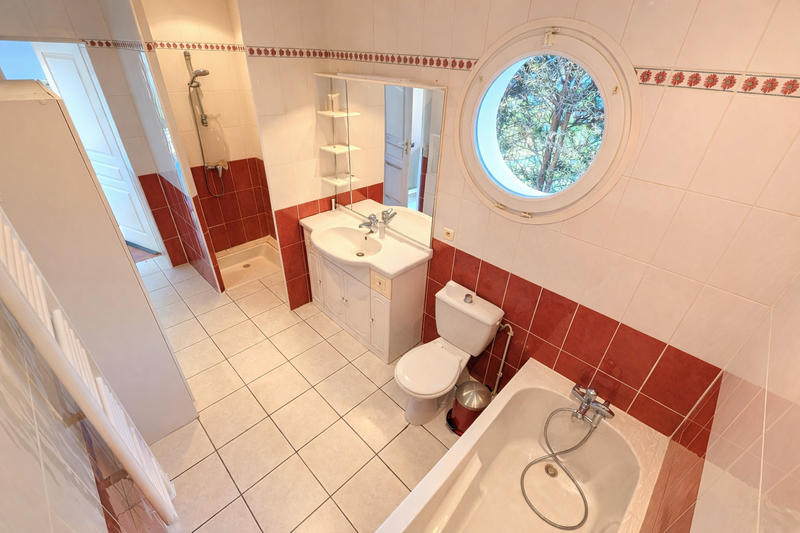 Villa - 161 m² - 6 pièces