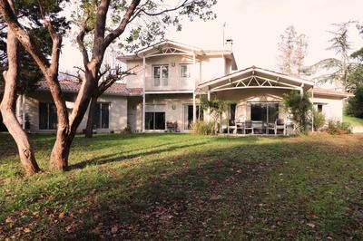 Maison contemporaine - 260 m² - 9 pièces