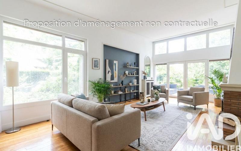 Maison - 238 m² - 10 pièces