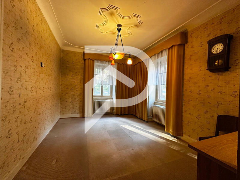 Maison - 285 m² - 13 pièces