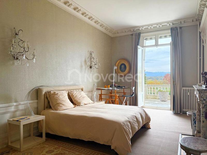 Appartement - 300 m² - 8 pièces