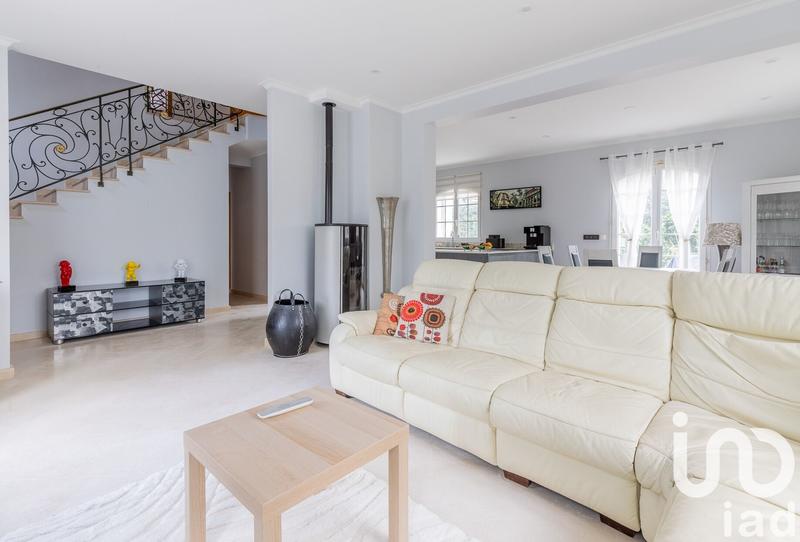 Maison - 220 m² - 10 pièces