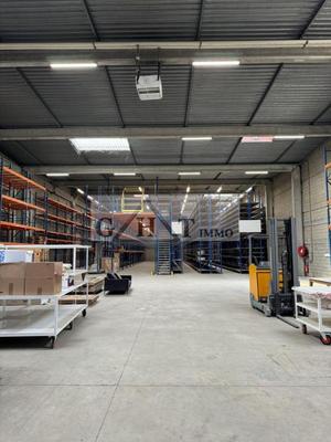 Entrepôt - 1 504 m²