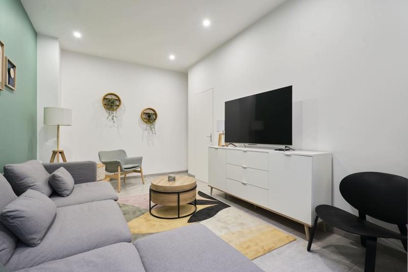 Maison - 143 m² - 9 pièces