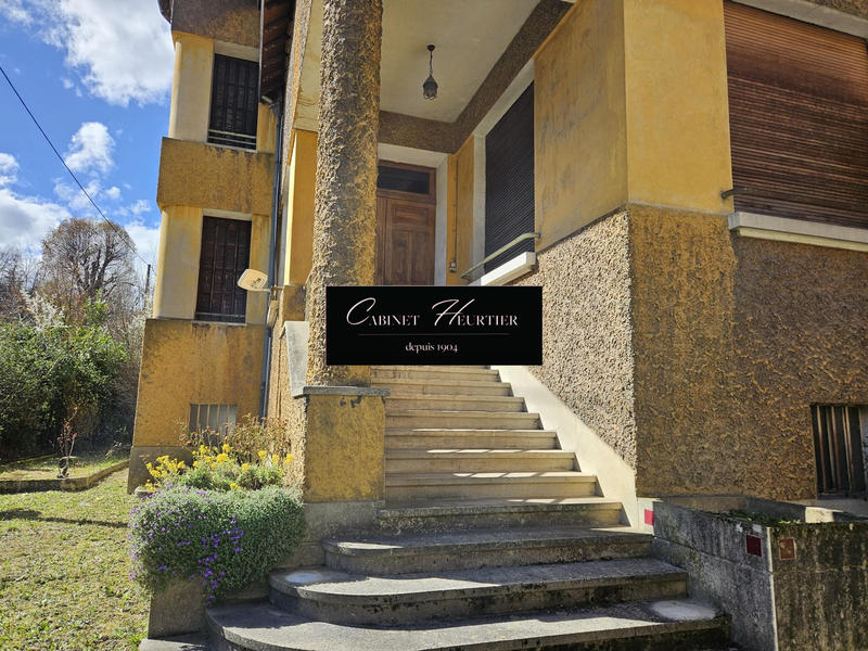 Appartement - 120 m² - 5 pièces